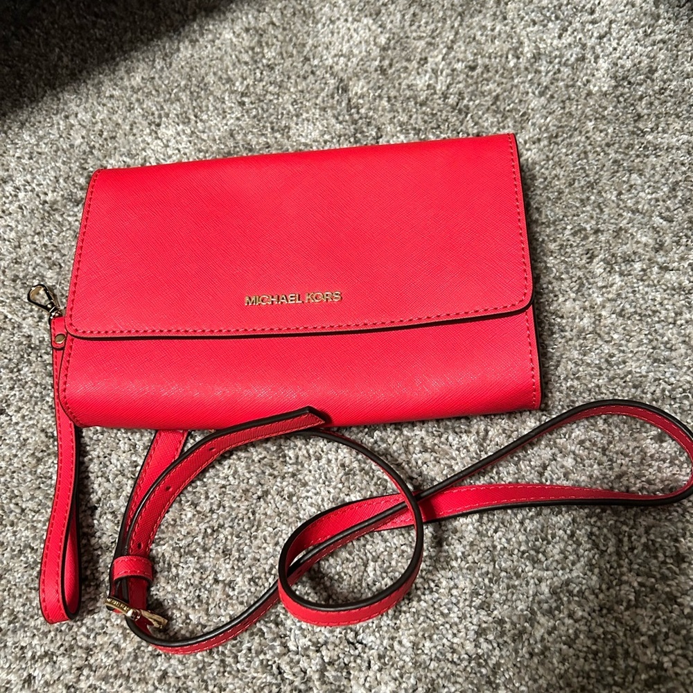 Michael Kors - Saffiano Leather 3-in-1 Crossbody